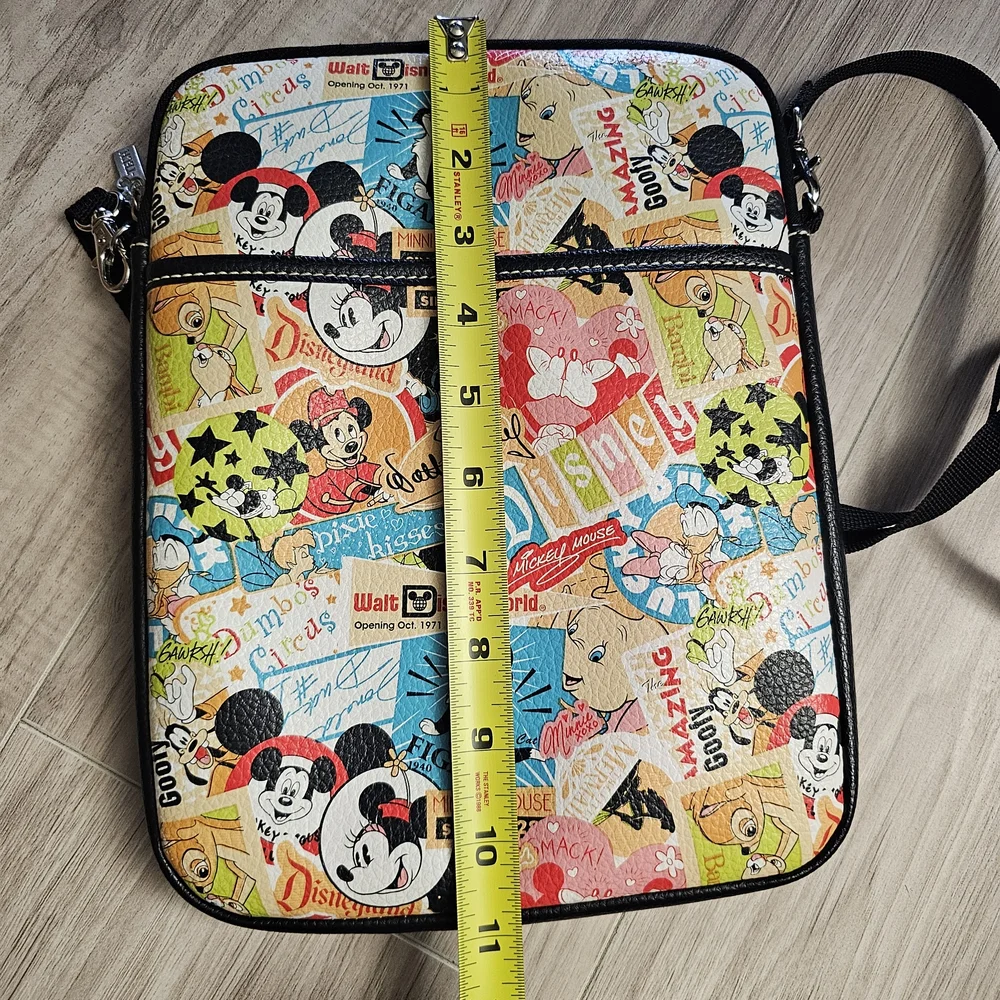 ๐ WALT DISNEYWORLD Mickey Mouse Disney Tech Crossbody Bag โ Padded & Magical! - Picture 9 of 9